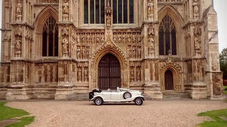 Wedding car Beverley Minster